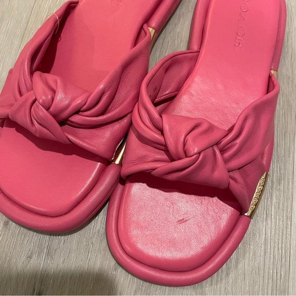 COACH Brooklyn Bright Barbie Pink and Gold Leather Sandals Slides NEW - Picture 3 of 9